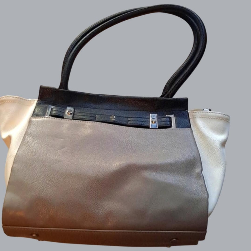 NWT Jennifer Lopez Black, Gray, and Cream Hand Bag